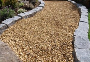 How to lay a gravel path